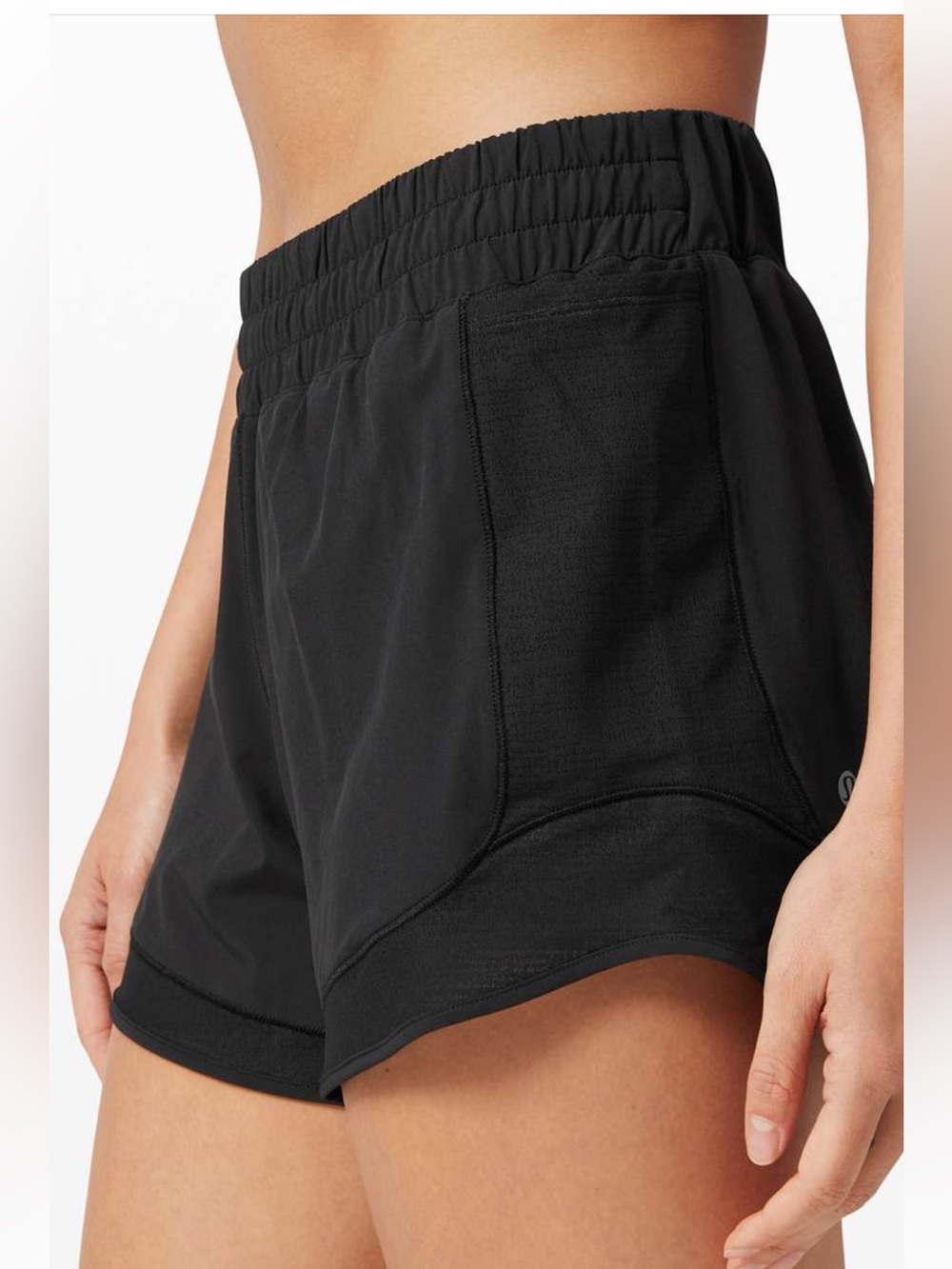 Lululemon Hotty Hot High Rise Short 4" *Mesh
Black